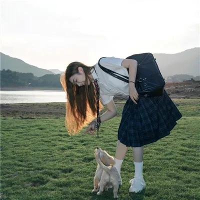 10号舱里的女人